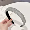 Diadema ancha plateada de lujo con brillantes cristales pavé y forro negro - Corazón de Circoncito Completo / Circón Blanco