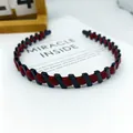 Diadema de moda en terciopelo negro y burdeos con diseño geométrico en zigzag - Gran H Geométrica Brillante / Burdeos