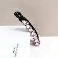 Détail d'une pince banane avec cristaux en forme de cœur rose et strass aurore - Rose
