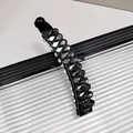 Barrette banane noire sertie de cristaux gris foncé pour une coiffure élégante - Gris