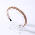 Detalle de la diadema de cristal con cuentas de color champán y puntas de confort - Champán