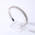 Elegante diadema de cuentas con tres filas de cristales transparentes en base dorada - Blanco