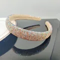 Luxuriöser gepolsterter Haarreif mit bunten AB-Kristallen auf Goldbasis - 2.3cm Breite / Goldgelb AB Strass