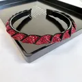 Funkelndes rotes Strass-Haarband mit verdrehtem Stoff und rutschfesten Innenzähnen - 1.5 Geflochtener Twist-Haarreif / Rot