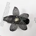 Pinza per capelli a fiore nero con strass argentati e centro di perla grigio scuro - Strass Grigio Trasparente