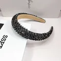 Serre-tête rembourré noir classique élégant avec cristaux noirs étincelants à facettes - Strass à Motif V Noir Fusil