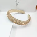 Serre-tête luxueux en cristaux champagne avec strass brillants et mousse épaisse - Strass à Motif V Champagne