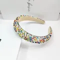 Serre-tête rembourré étincelant orné de cristaux colorés en motif à rayures diagonales - Strass à Motif V Multicolore