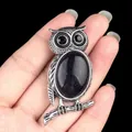 Vintage owl necklace in silver alloy featuring deep blue sandstone and black crystal eyes - Blue Sand Stone (Synthetic)