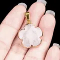 20mm five-petal flower stone pendant with gold-plated edges and pink quartz texture - White Crystal