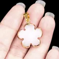Gilded flower pendant with white semi-precious stone and gold-plated floral frame - White Jade