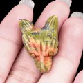 Statuetta testa di lupo scolpita a mano in pietra unakite naturale verde e rosa - Unakite