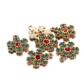 Pendentif flocon de Noël en émail vert et strass rouge sur finition alliage doré - Style de Pendentif Flocon de Neige Vert / Lot de 10
