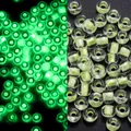 Cuentas de vidrio luminosas de 3mm con brillo verde en oscuridad y verde claro luz - Transparente / 3mm, 600 Piezas/Paquete / Verde Claro