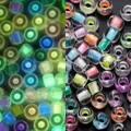 Cuentas de vidrio luminosas de 3mm con núcleo de color mostradas en luz y sombra para DIY - Estilo Irisado / 3mm, 600 Piezas/Paquete / Multicolor