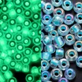 Cuentas de vidrio 3mm azul claro luminosas con acabado aurora y brillo verde nocturno - Estilo Irisado / 3mm, 600 Piezas/Paquete / Aguamarina