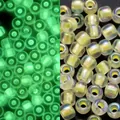 Cuentas de 3mm blanco arcoíris con efecto fluorescente verde y acabado perlado brillante - Estilo Irisado / 3mm, 600 Piezas/Paquete / Amarillo