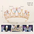 Corona de novia dorada con mariposas púrpuras, perlas de imitación y strass - Dorado