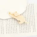 Schattige kattenvormige haarklem van acetaat met marmertextuur en gouden details - Broken Wit