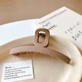 Matte haarklem in mokkabruin met geometrische holle handgreep voor lang haar - Boog Stijl (2#) / Donker Koffie