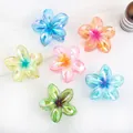 Lot de six pinces à cheveux en forme de fleur de frangipanier aux reflets irisés colorés - Série de Revêtement Irisé (Lot Cinq)
