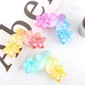 Trois pinces à cheveux en forme de fleur d'iris avec dégradé de couleurs arc-en-ciel - Ensemble Irisé à Triple Fleur (Lot Six)