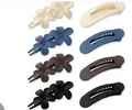 Set de pinzas para el cabello mate con flores en beige, azul, marrón y negro - Forma De Frangipani Y Estilo De Barra Larga Curvada Beige Azul Marrón Negro