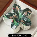 Pince à cheveux fleur avec motif de sapin de Noël et renne sur fond vert foncé - Cerf