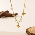 Collier plaqué or 18k avec pendentifs étoile de mer, dauphin, abeille et perles baroques - Collier Perle Artificielle Dauphin Étoile de Mer (H1194) / Or