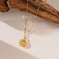 Vue détaillée du collier de projection doré 'Je t'aime' en 100 langues différentes. - Style Rond (9090) / Or