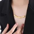 Collana vintage francese in titanio placcato oro 18k con pendente organico - 48+5cm / Oro