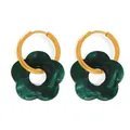 Eleganti orecchini a cerchio dorati con ciondoli a fiore in resina verde scuro e marmo - Orecchini / Verde Scuro