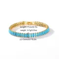 Detaillierte Makroansicht des Türkis-Armbands mit 18 Karat Vergoldung und Maßangaben - Horizontale Türkis-Stil / 2.5*5mm / Gold