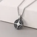 Collar con colgante de brújula de estrella náutica retro en acero titanio plateado - Estilo Brújula Vintage Enegrecida Plata (KN287524-AQ)