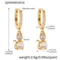 Detailed view of cat-shaped stainless steel earrings with zircon inlay and dimensions - Cat Motif (Q096)