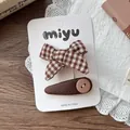 Lot de barrettes à cheveux à carreaux avec nœud et bouton cœur sur carte élégante - Grande Pince à Nœud Papillon