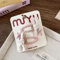 Detalle de horquillas de lazo de tela rosa y beige hechas a mano para niñas en cartón miyu - Clip BB de Lazo Beige