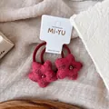 Par de gomas para el pelo con estrella rojo rosa con patrón floral y cuenta central - Estrella Roja Floral