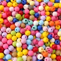 Bunte 6mm Acryl-Lackperlen für DIY-Schmuck und Handyketten-Zubehör in Mixfarben - 30 Stück/Packung (Lochdurchmesser ca. 1 mm) / Zufällige Mischfarben