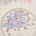 Flache 7x4mm Acrylperlen mit bunten Stern- und Mondmustern für DIY-Schmuckherstellung - 7x4mm (50 Stück/Packung) / Weiße Basis Bunter Buchstabe