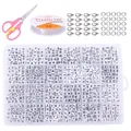 Kit de joyería DIY con 24 compartimentos de cuentas de letras, tijeras y cordón - Juego de Cuentas de Alfabeto Cuadrado Con Herramientas