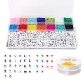 DIY Perlenset mit 28-Raster Organizer mit bunten Rundperlen und Buchstabenperlen - 28 Fächer Buchstaben- und Perlenkombination Set / Boxgröße 22x13cm (1 Packung)
