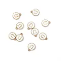 Pendentif lettre U en émail blanc avec bordure dorée pour bijoux DIY et bracelets - 1 Pièce (Diamètre 12mm x Épaisseur 2.5mm) / Lettre U