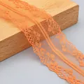Levendige oranje kant van 40mm met bloemmotieven voor DIY naai- en knutselprojecten - Standaard Rol / Oranje
