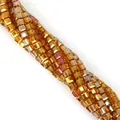 Cuentas cuadradas facetadas de vidrio ámbar dorado con acabado iridiscente AB - Amarillo Dorado AB