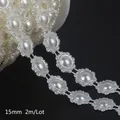 Nastro in pizzo con fiori di perle bianche da 15mm per artigianato sposa, 2 metri - Catena di Perle Artificiali a Forma di Fiore / 15mm (2m/Confezione) / Bianco latte