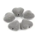 Set van vijf grijze gevlokte hartvormige bedeltjes met gaten voor doe-het-zelf sieraden - 18mm x 17mm x 9mm (1,5mm Gat) / 10 Stuks Verpakking / Grijs