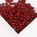 Matte rote Acryl-Rundperlen für DIY-Schmuck auf einem weißen Tablett präsentiert - 100er Pack / Durchmesser 8mm (Loch ca. 1mm) / Rot