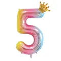 Detail van 32-inch regenboog verloop nummer 5 ballon met gouden kroon voor verjaardagsfeest - Gradiënt Getal 5 Met Kroon / 32 inch