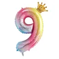 Detail van 32-inch regenboog cijfer 9 ballon met gouden kroon voor verjaardagsfeest - Gradiënt Getal 9 Met Kroon / 32 inch